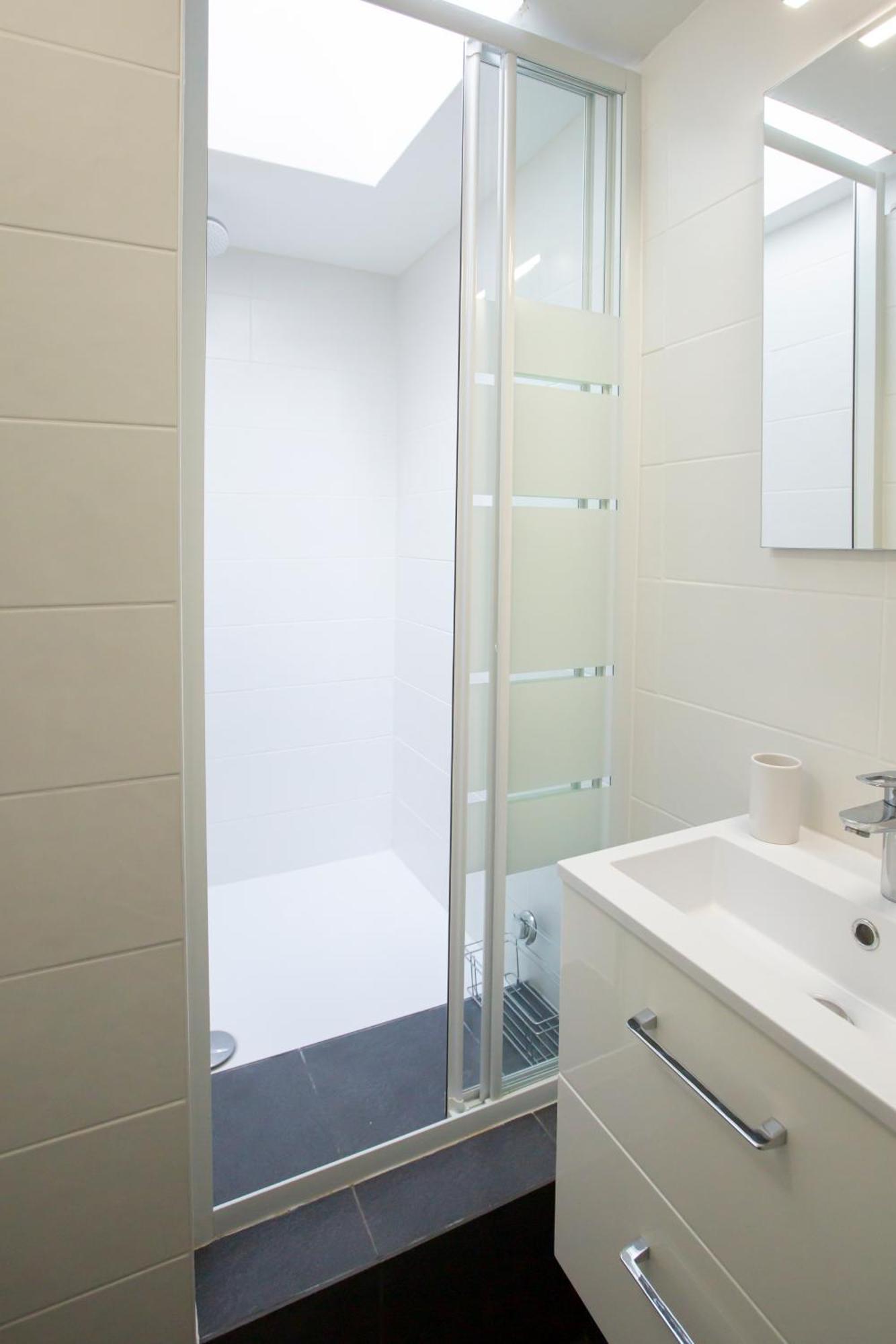 Modern Apartement In The City Center. Poissy Eksteriør bilde